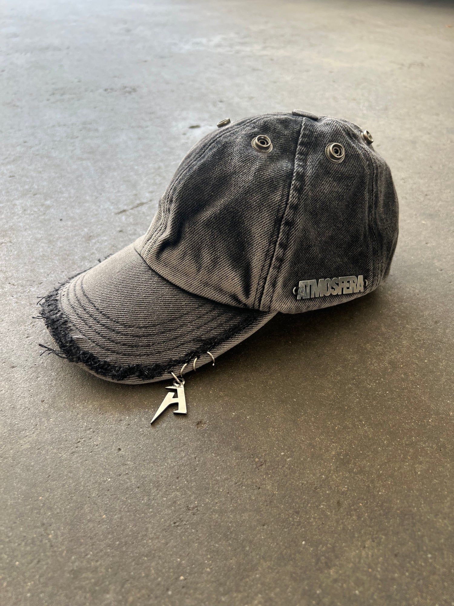 Slick Metal Cap